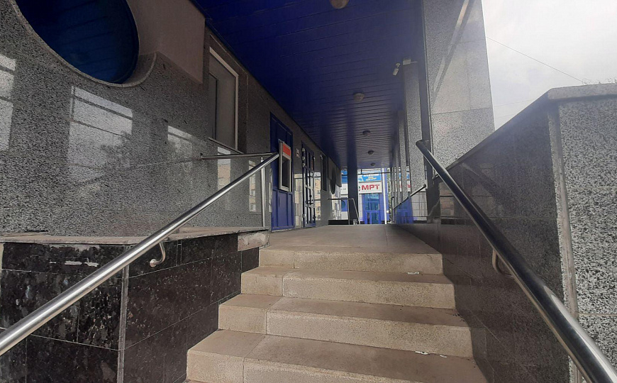 Помещение банка на Коммунистическая 85А фото