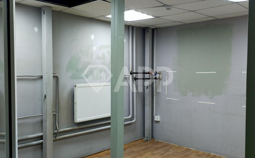 Сдаю 290м² тёплый в центре под склад фото