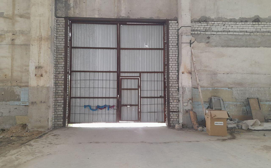 Производство с кран-балкой, 3000 кв.м.. фото