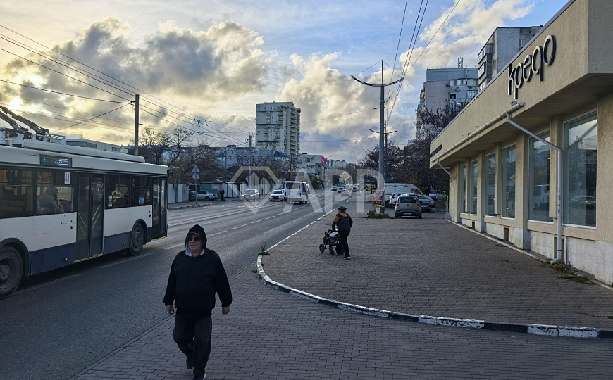 Продам торговое помещение, 500 м² фото