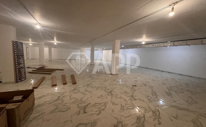 Сдам торговое помещение, 400 м² фото