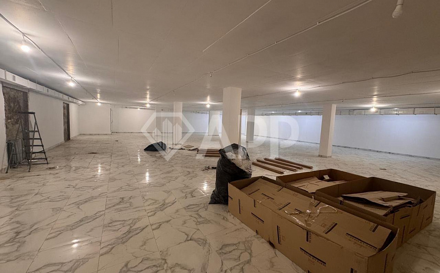 Сдам торговое помещение, 400 м² фото