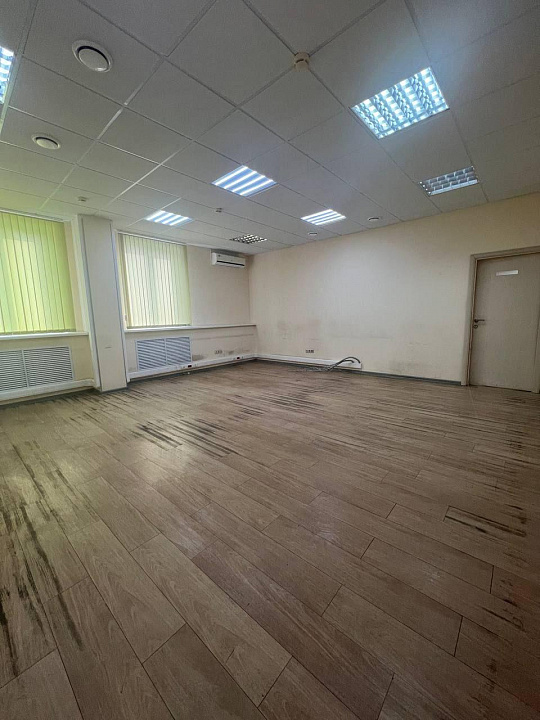 Помещение 246 кв.м. в Бизнес-центре  фото