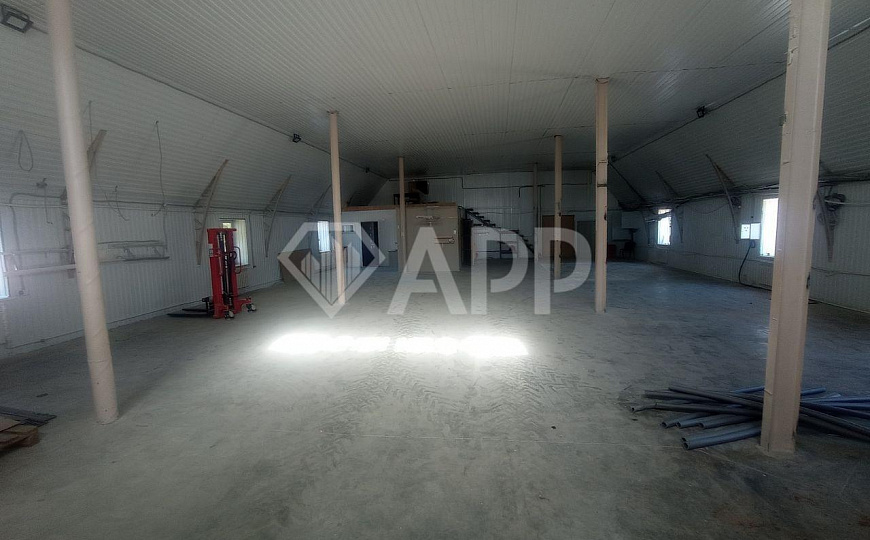 Сдаю 350 м2, теплое помещение! фото