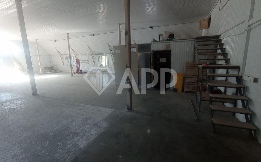 Сдаю 350 м2, теплое помещение! фото