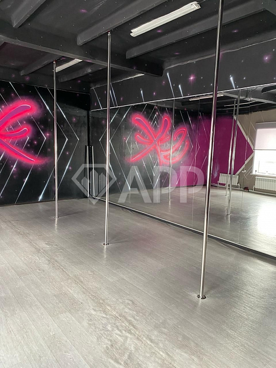 На первой линии продается здание с з/у фото