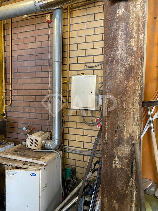 На первой линии продается здание с з/у фото