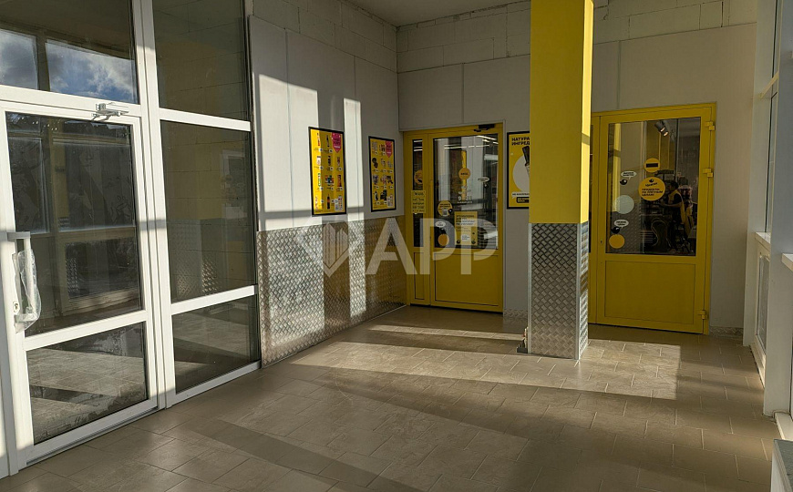 Сдам торговое помещение, 130 м² фото