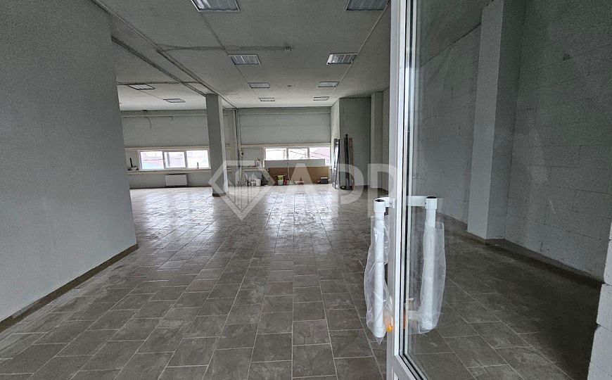 Сдам торговое помещение, 130 м² фото