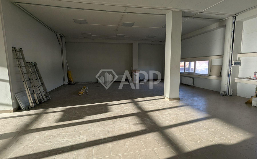 Сдам торговое помещение, 130 м² фото