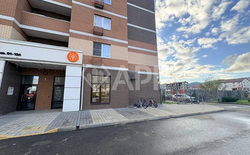 Продам торговое помещение 66,3 м2 фото