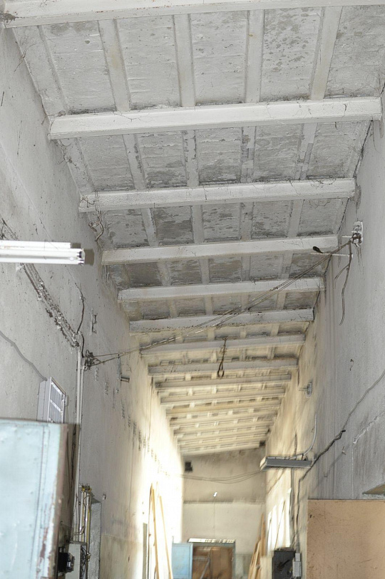 База 1080 м с кран балками и асфальтированной площадкой  фото