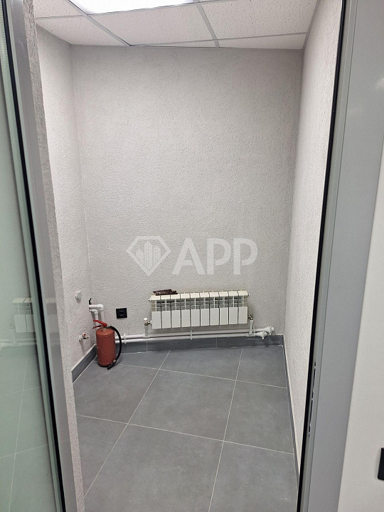 Сдам помещение в цоколе с окнами, 57,1м² фото