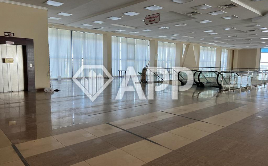 Сдам помещение свободного назначения, 800 м². Общая площадь 1000 м² фото