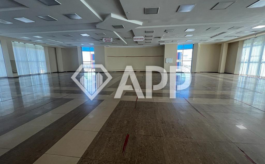 Сдам помещение свободного назначения, 800 м². Общая площадь 1000 м² фото
