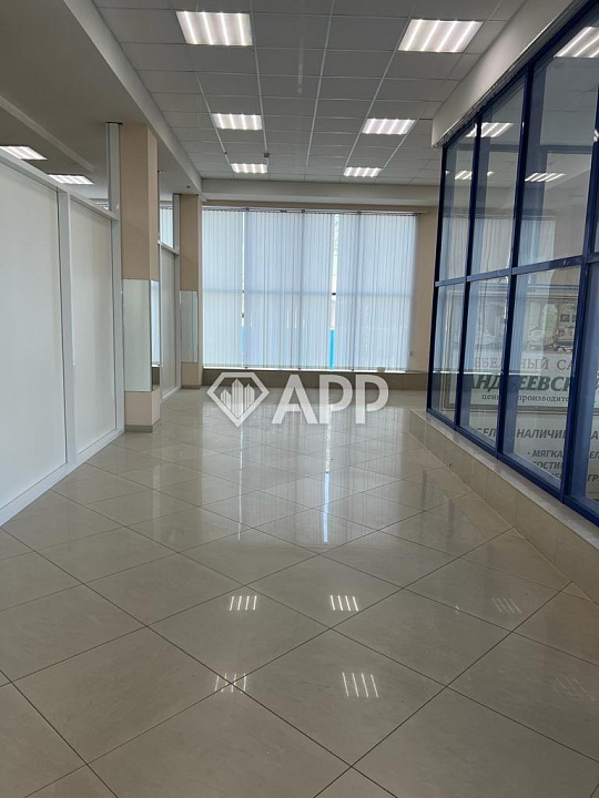 Сдам помещение свободного назначения, 800 м². Общая площадь 1000 м² фото