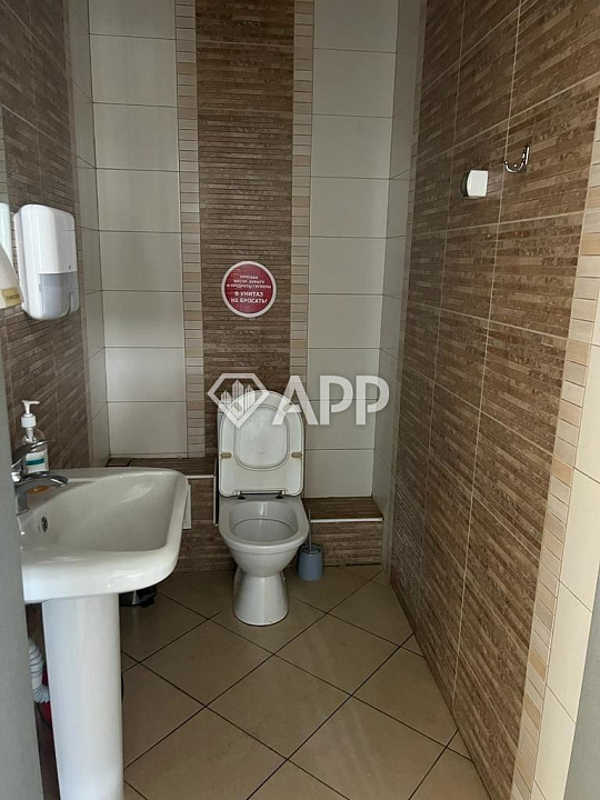 Сдам помещение свободного назначения, 800 м². Общая площадь 1000 м² фото