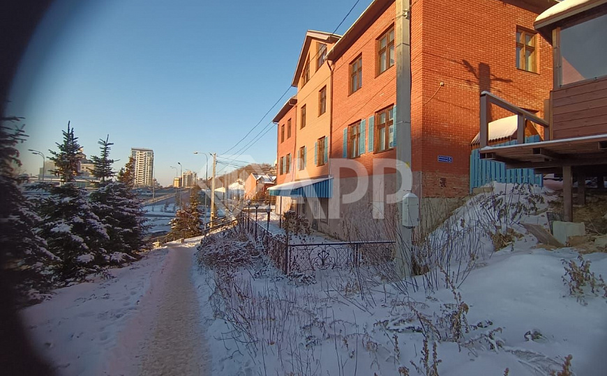 Продам здание в центре фото