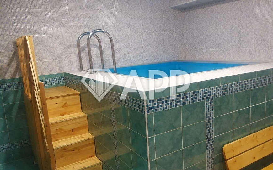 Продам здание в центре фото