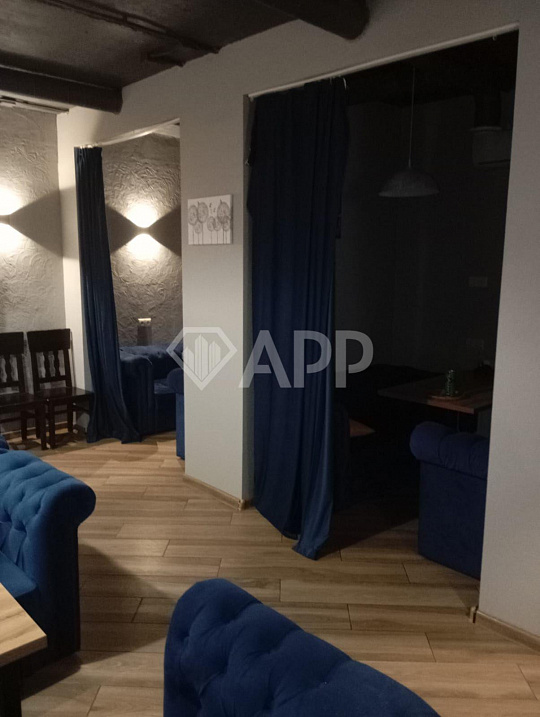 Сдаю в центре цокольное помещение свободного назначения фото