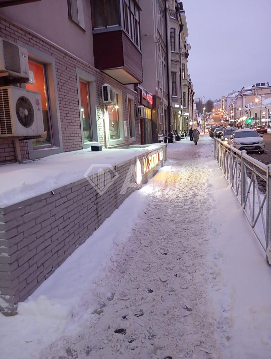 Сдаю в центре цокольное помещение свободного назначения фото