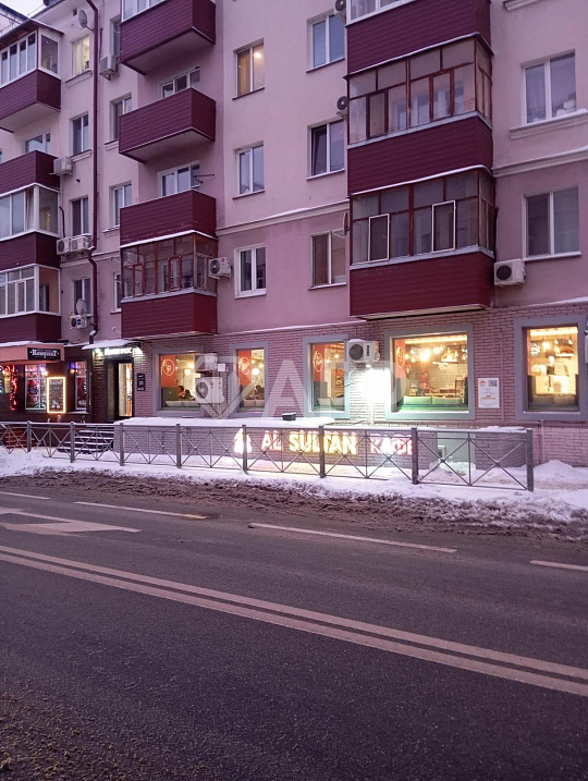 Сдаю в центре цокольное помещение свободного назначения фото