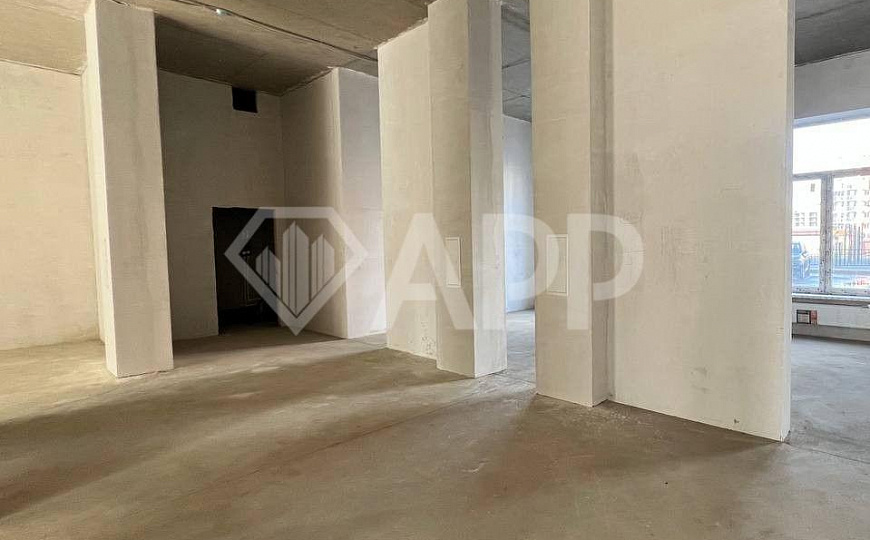 Сдаю торговое помещение, 239,9 м² на одной линии с Магнит фото