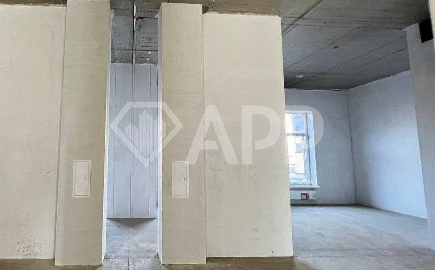 Сдаю торговое помещение, 239,9 м² на одной линии с Магнит фото