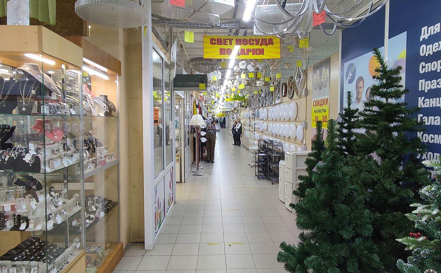 Сдам торговое помещение в цоколе от 16 м² до 300 м² фото