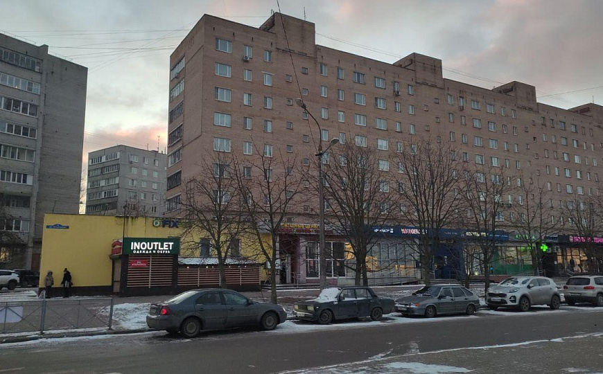 Сдам торговое помещение в цоколе от 16 м² до 300 м² фото
