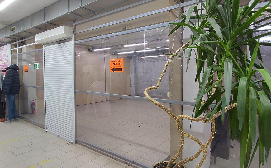 Сдам торговое помещение, 200 м² фото