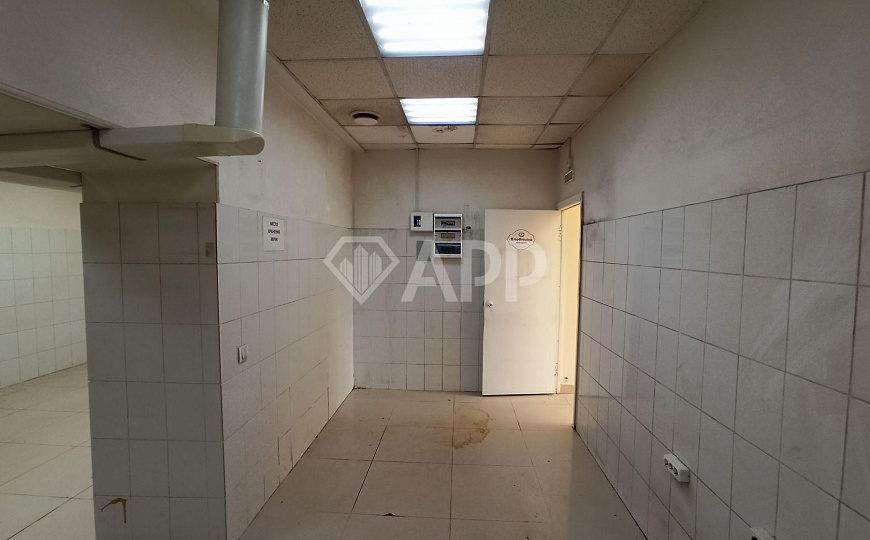 Сдаю помещение в оживлённом месте на 1 этаже, 55,6 м² фото