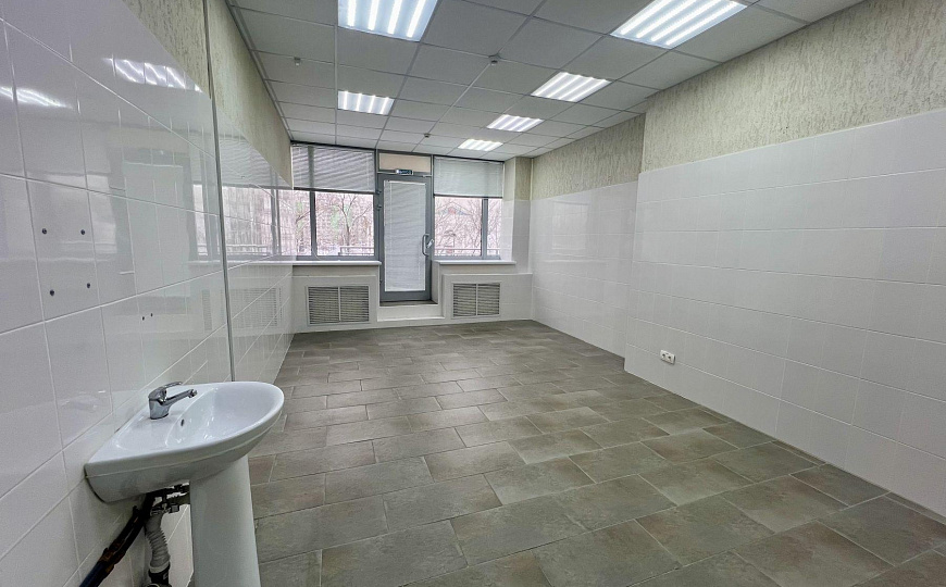 Помещение под Медцентр 1000м2 фото