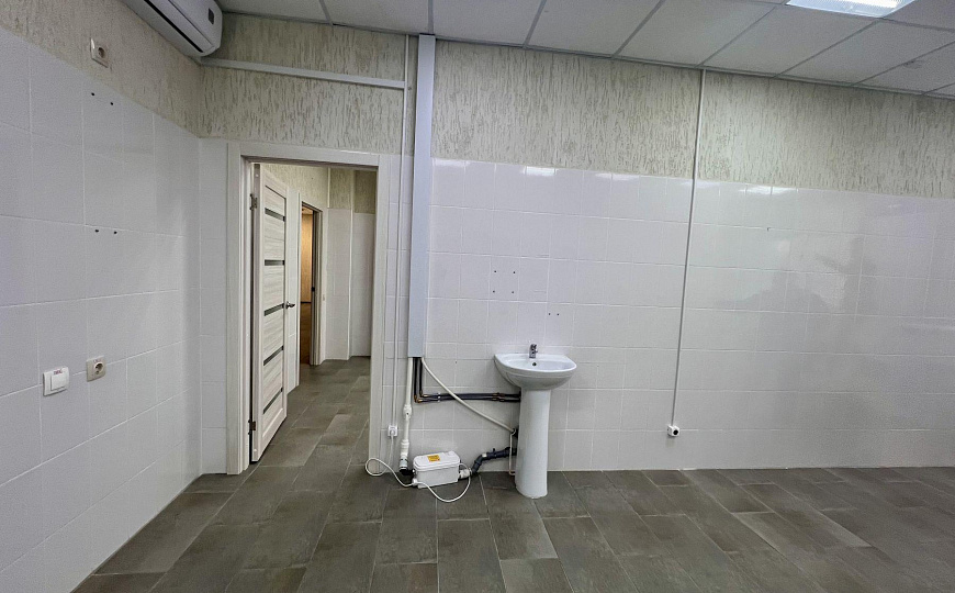 Помещение под Медцентр 1000м2 фото