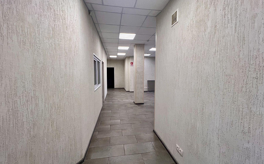 Помещение под Медцентр 1000м2 фото