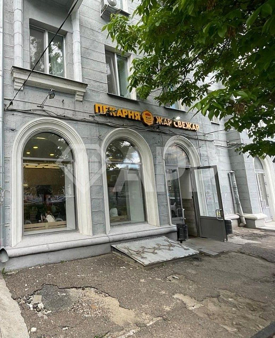 Цоколь в центре. фото