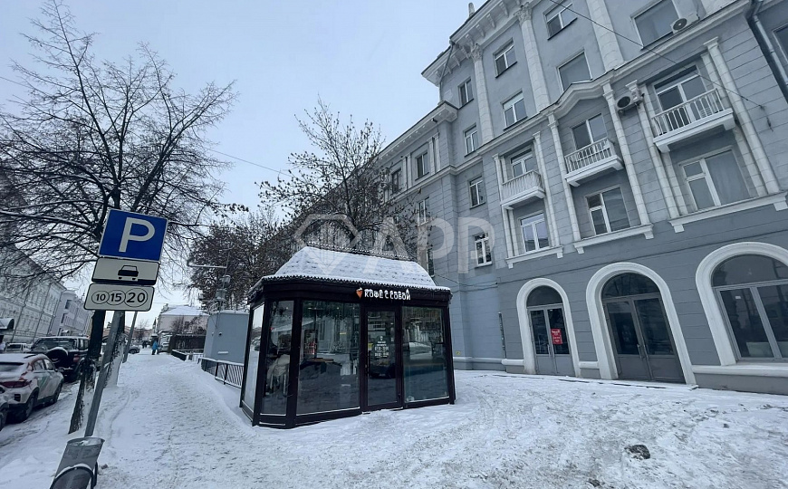 Помещение в центре на трафике. фото