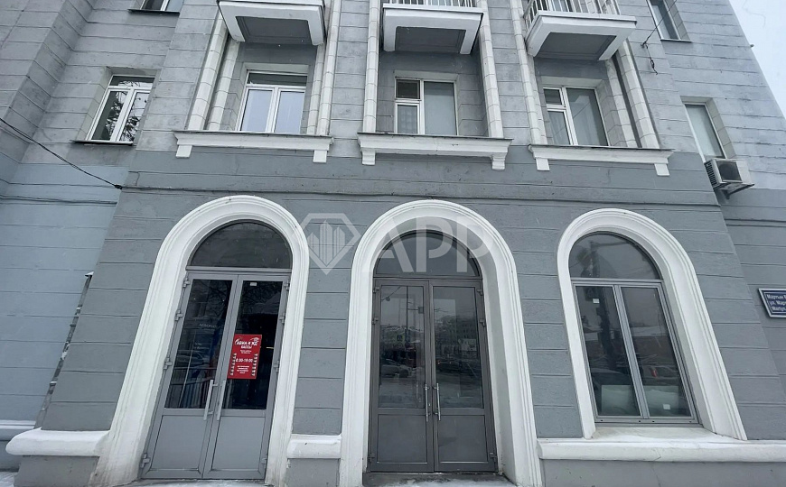 Помещение в центре на трафике. фото