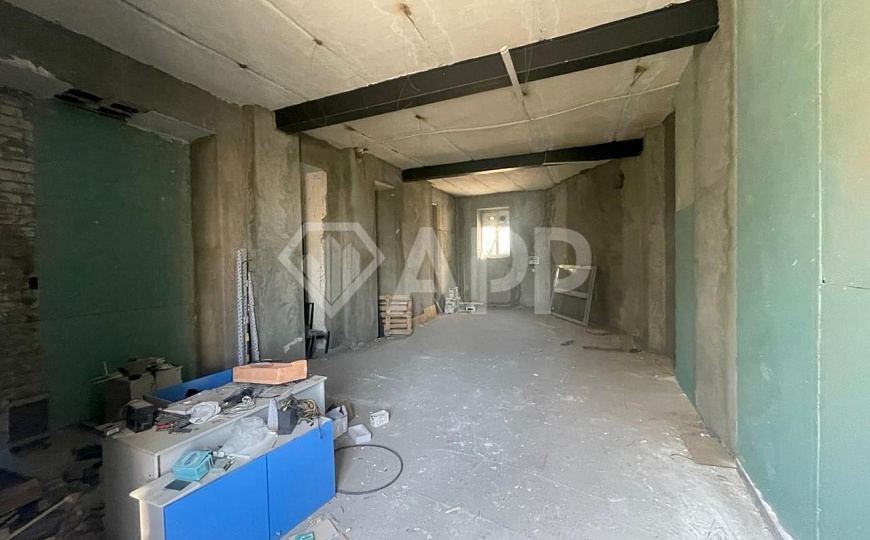 Помещение в центре на трафике. фото