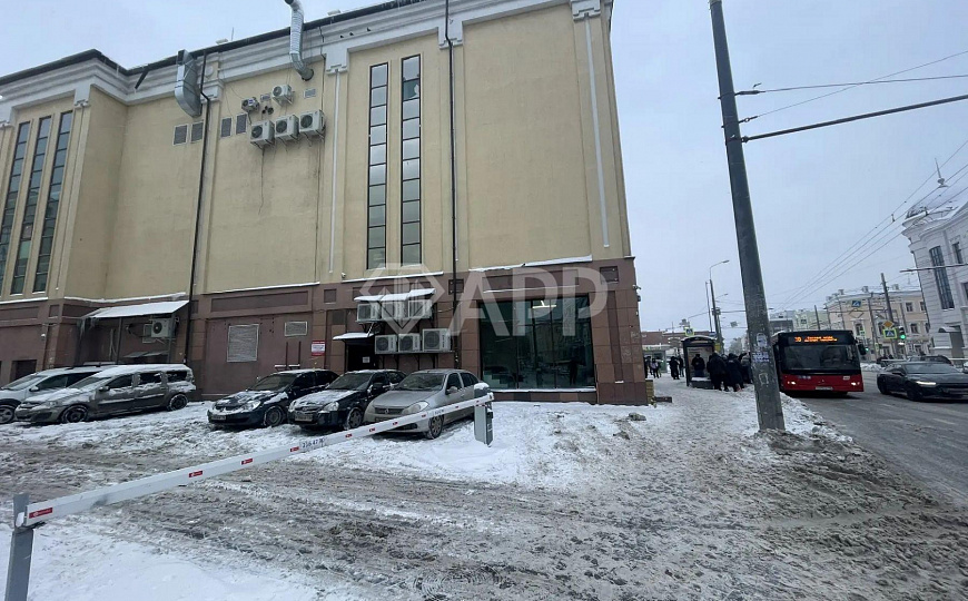 Офис с парковкой в центре. фото