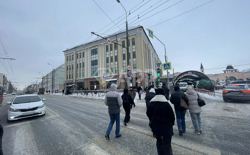 Опен Спейс с парковкой в центре. фото