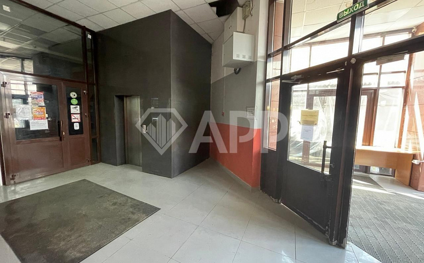 Опен Спейс с парковкой в центре. фото