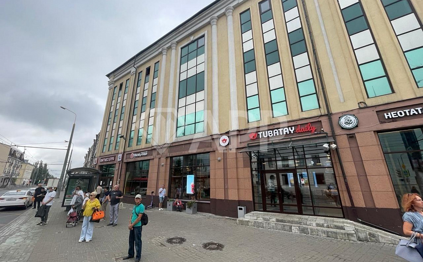 Опен Спейс с парковкой в центре. фото