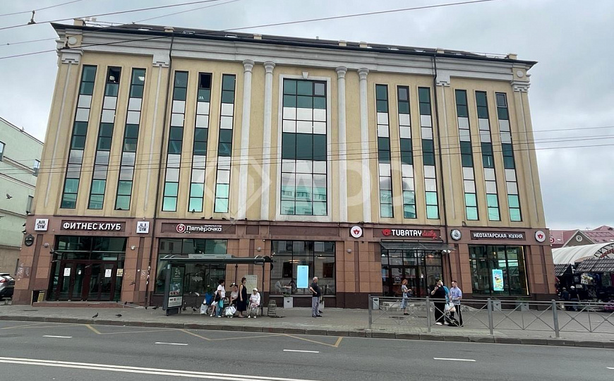 Опен Спейс с парковкой в центре. фото