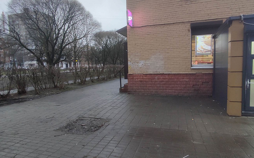 Сдам место под торговый павильон  фото