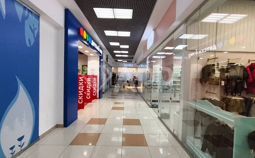 Сдаю в аренду помещение в ТЦ Республика фото