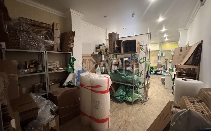 Продаю торговое помещение, 87,4 м² фото