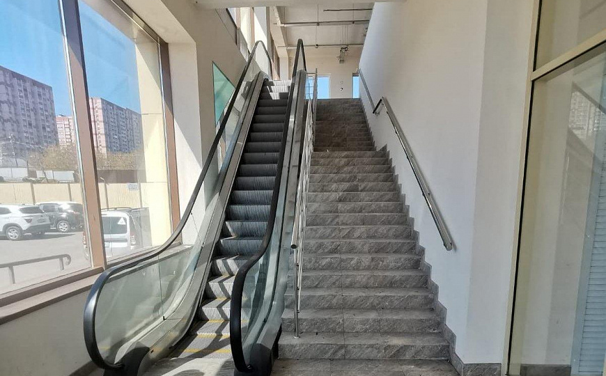  Отдельно стоящее здание 729м2 с пешеходным трафиком на первой линии фото