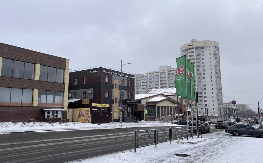 Аренда здания 1080м2 на первой линии фото