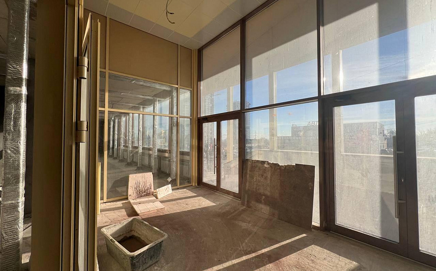 Теплый склад 1200м2 на первой линии фото